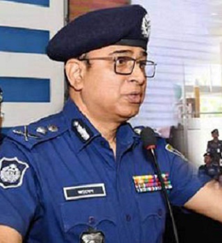 ঝুঁকিপূর্ণ হলি আর্টিজান অপারেশনে আইজিপি’র সঙ্গে ছিলেন সন্তানও!