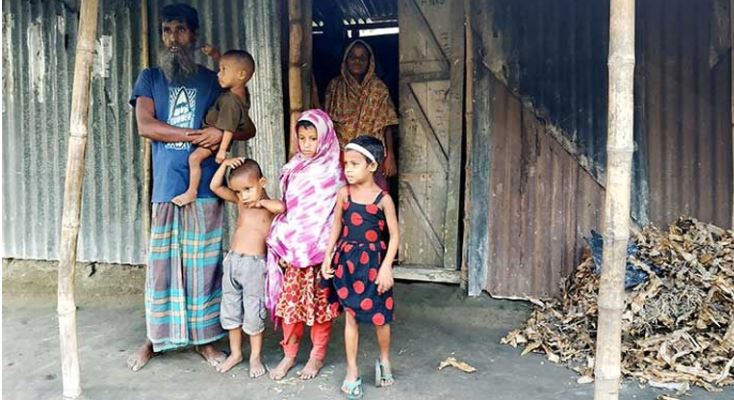 অভাবের তাড়নায় ৪ দিনের শিশুকে বিক্রি করে দিলেন বাবা-মা!